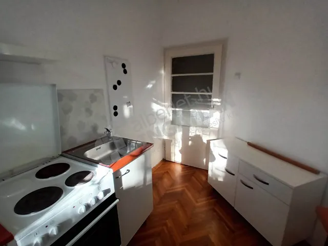 Kiadó lakás Budapest II. kerület, Pasarét 35 nm