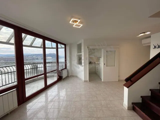 Kiadó lakás Budapest IX. kerület, Boráros tér 100 nm