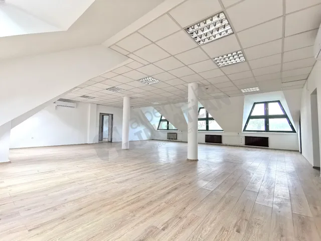 Kiadó kereskedelmi és ipari ingatlan Budapest XII. kerület 160 nm