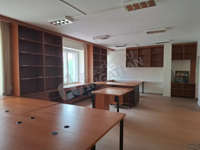 Kiadó kereskedelmi és ipari ingatlan Budapest XIV. kerület, Nagyzugló 68 nm