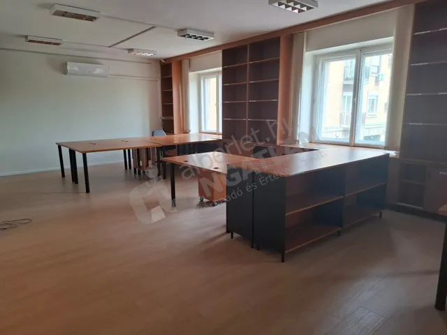 Kiadó kereskedelmi és ipari ingatlan Budapest XIV. kerület, Nagyzugló, Kerepesi út 68 nm