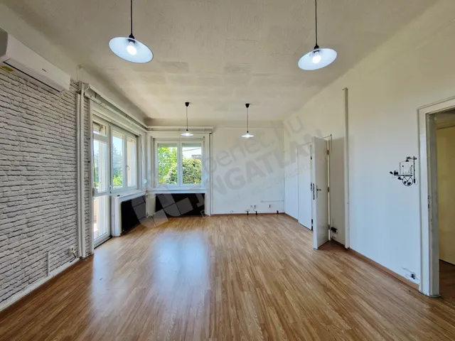 Kiadó kereskedelmi és ipari ingatlan Budapest XI. kerület, Sashegy 110 nm