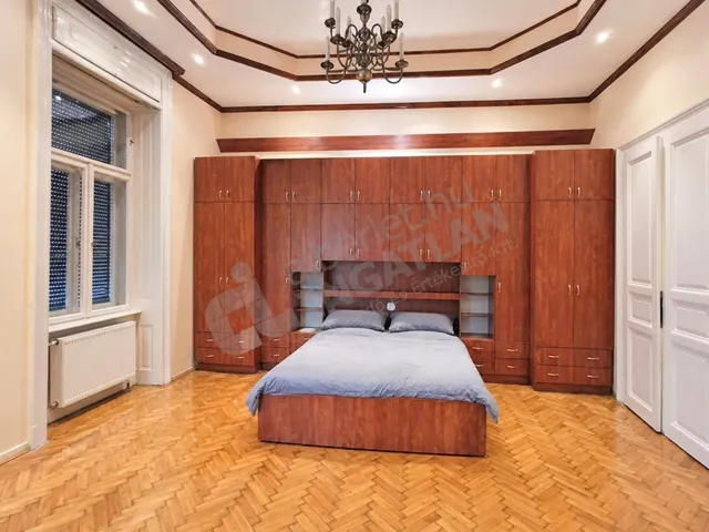 Eladó lakás Budapest VII. kerület, Baross tér 117 nm