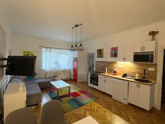 Kiadó lakás Budapest IV. kerület, Újpest, Szent László tér 46 nm