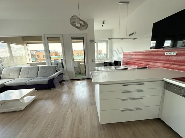 Kiadó lakás Budapest VIII. kerület, Corvin sétány 70 nm