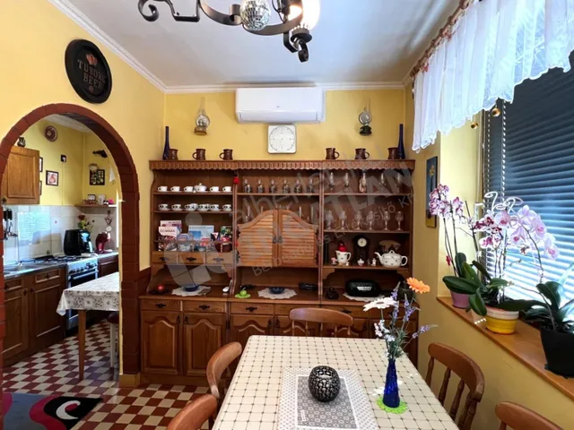 Eladó ház Budapest XVI. kerület, Mátyásföld, Bökényföldi út 256 nm