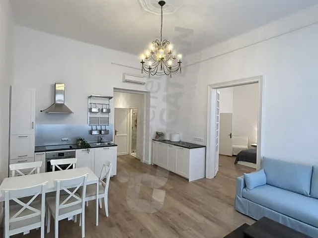 Kiadó lakás Budapest VI. kerület, Rózsa utca 75 nm