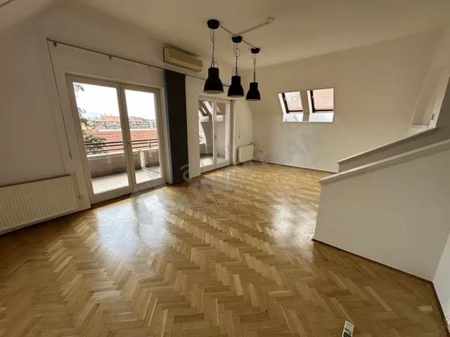 Kiadó kereskedelmi és ipari ingatlan Budapest III. kerület 260 nm