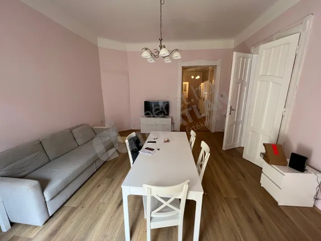 Kiadó lakás Budapest II. kerület, Országút, Szász Károly utca 113 nm
