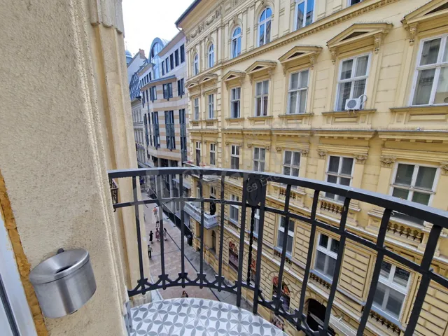 Kiadó lakás Budapest V. kerület, Belváros, Váci utca 50 nm