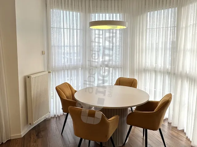 Kiadó lakás Budapest II. kerület, Szalamandra út 120 nm