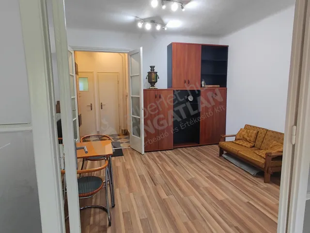 Kiadó lakás Budapest XII. kerület, Monda utca 131 nm