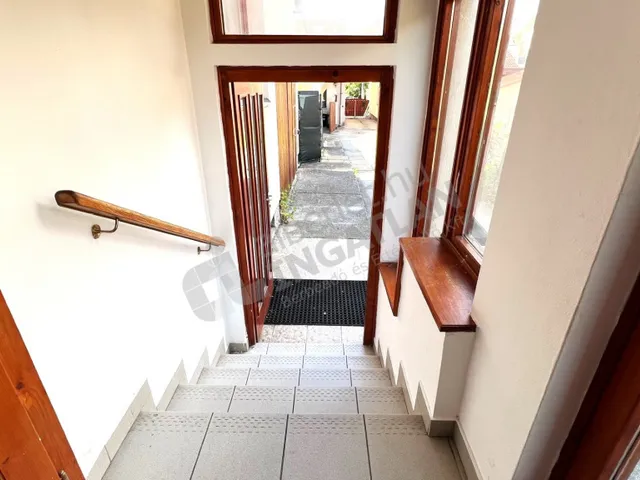 Kiadó kereskedelmi és ipari ingatlan Budapest IV. kerület, Újpest, Zichy Mihály utca 90 nm
