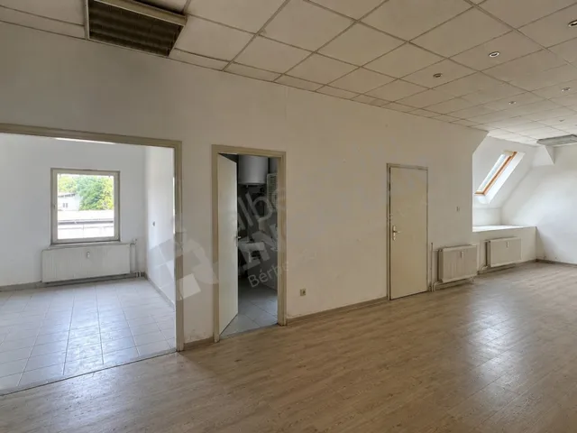 Kiadó kereskedelmi és ipari ingatlan Budapest XXII. kerület, Budatétény 104 nm