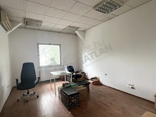 Kiadó kereskedelmi és ipari ingatlan Budapest XXII. kerület, Budatétény, Nagytétényi út 104 nm