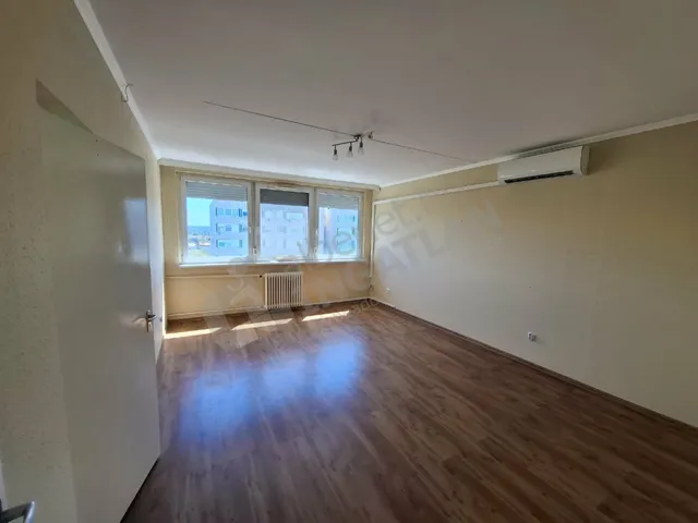 Kiadó lakás Budapest XV. kerület, Pestújhely, Mézeskalács tér 46 nm