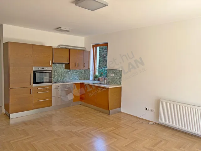 Kiadó lakás Budapest II. kerület, Kisfaludy utca 70 nm