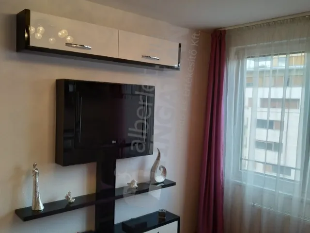 Kiadó lakás Budapest VIII. kerület, Corvin sétány 64 nm