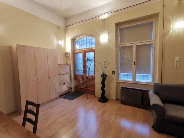 Kiadó lakás Budapest I. kerület, Attila út 35 nm