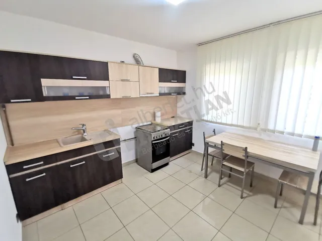 Kiadó lakás Érd, Bajcsy-Zsilinszky út 100 nm