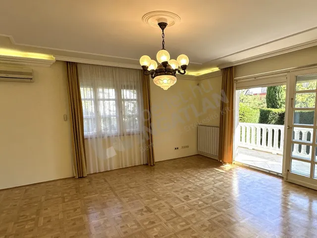 Kiadó ház Budapest XII. kerület, Mártonhegy, Deres utca 260 nm