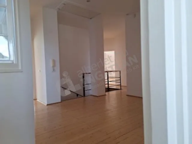 Eladó ház Budapest III. kerület, Rómaifürdő, Római part 480 nm