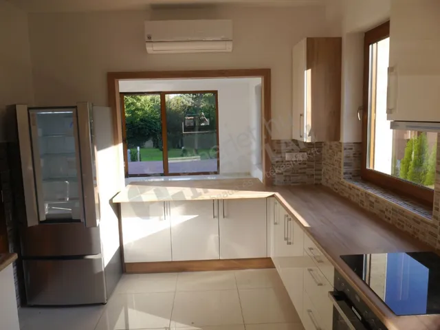 Kiadó ház Budapest II. kerület, Csatlós utca 312 nm