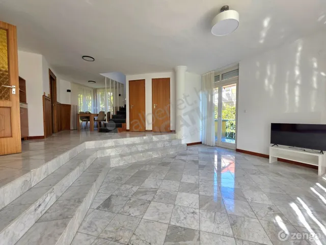 Kiadó lakás Budapest III. kerület, Táborhegy 110 nm