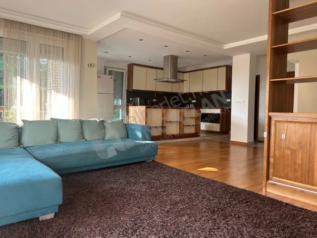 Kiadó lakás Budapest XII. kerület, Istenhegy 144 nm