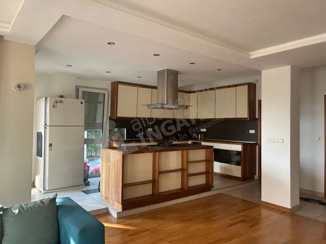 Kiadó lakás Budapest XII. kerület, Istenhegy, Zsolna utca 144 nm