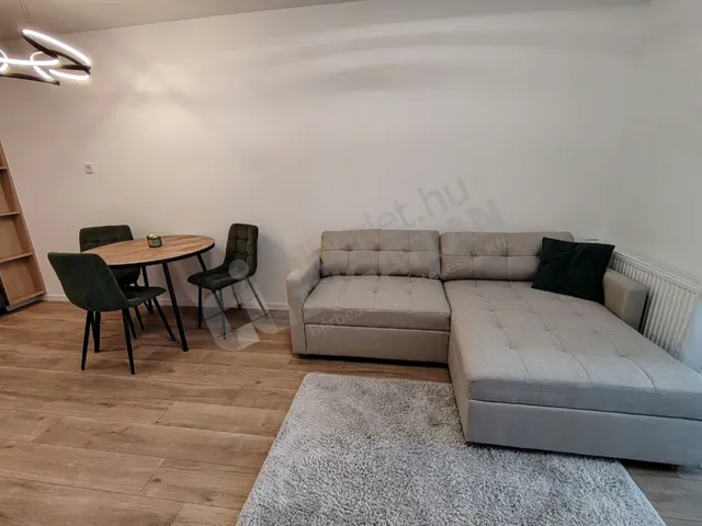 Kiadó lakás Budapest VIII. kerület, Kálvária tér 41 nm