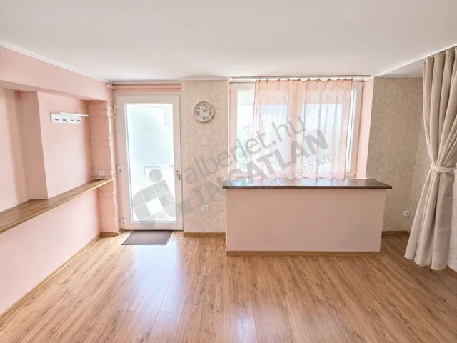 Kiadó kereskedelmi és ipari ingatlan Érd, Bajcsy-Zsilinszky út 21 nm