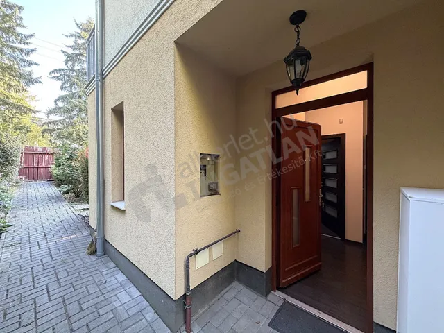 Kiadó ház Remeteszőlős, Patak sétány 124 nm