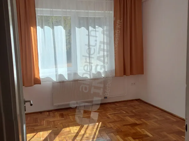 Kiadó lakás Budapest III. kerület, Viharhegyi út 85 nm