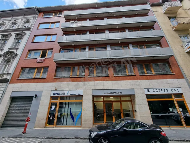 Kiadó garázs Budapest VI. kerület 8 nm