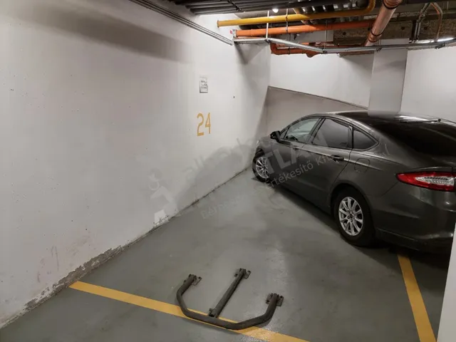Kiadó garázs Budapest VI. kerület, Ó utca 8 nm