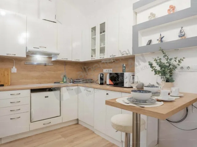 Kiadó lakás Budapest VI. kerület, Andrássy út 22 nm