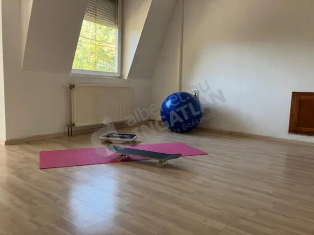 Kiadó ház Budapest XIV. kerület, Dorozsmai utca 300 nm
