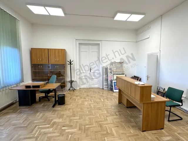 Kiadó lakás Budapest VI. kerület 141 nm