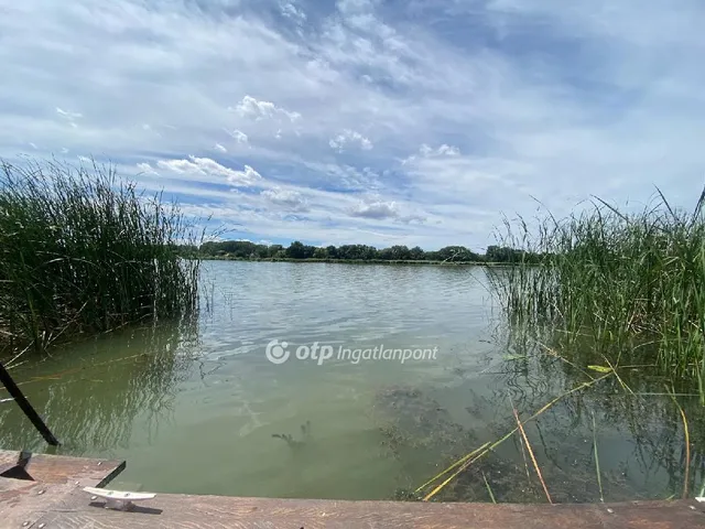 Eladó ház Áporka 240 nm