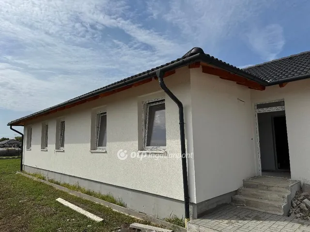 Eladó ház Szigetcsép 112 nm