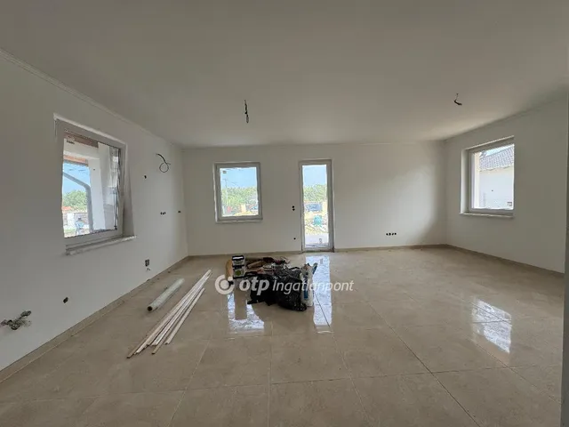 Eladó ház Szigetcsép 112 nm