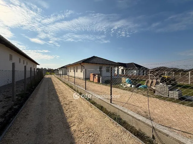Eladó ház Szigetcsép 112 nm