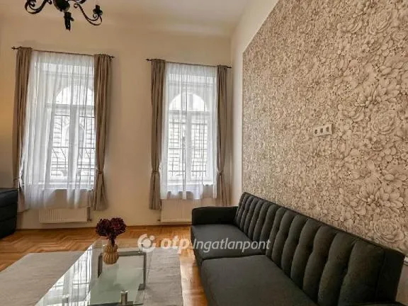 Eladó lakás Budapest VI. kerület 82 nm