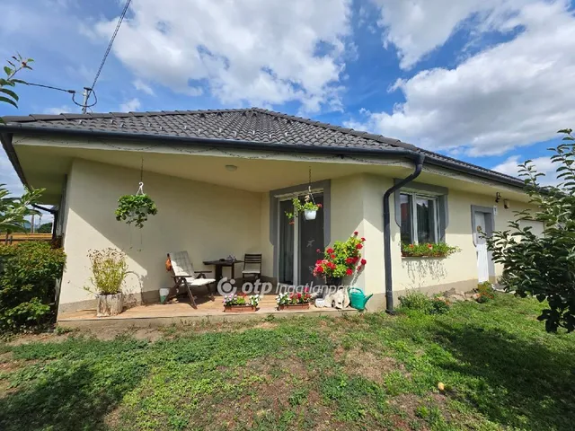 Eladó ház Sződ 135 nm