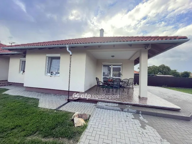 Eladó ház Tököl 140 nm