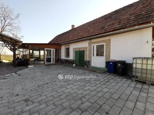 Eladó ház Dömsöd 288 nm