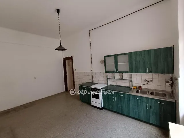 Eladó lakás Budapest VI. kerület 82 nm