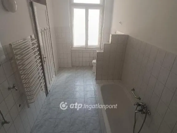 Eladó lakás Budapest VI. kerület 82 nm