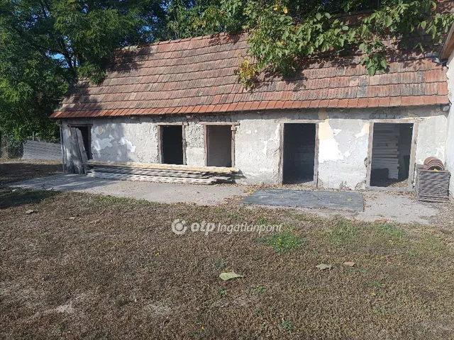 Eladó ház Áporka 157 nm